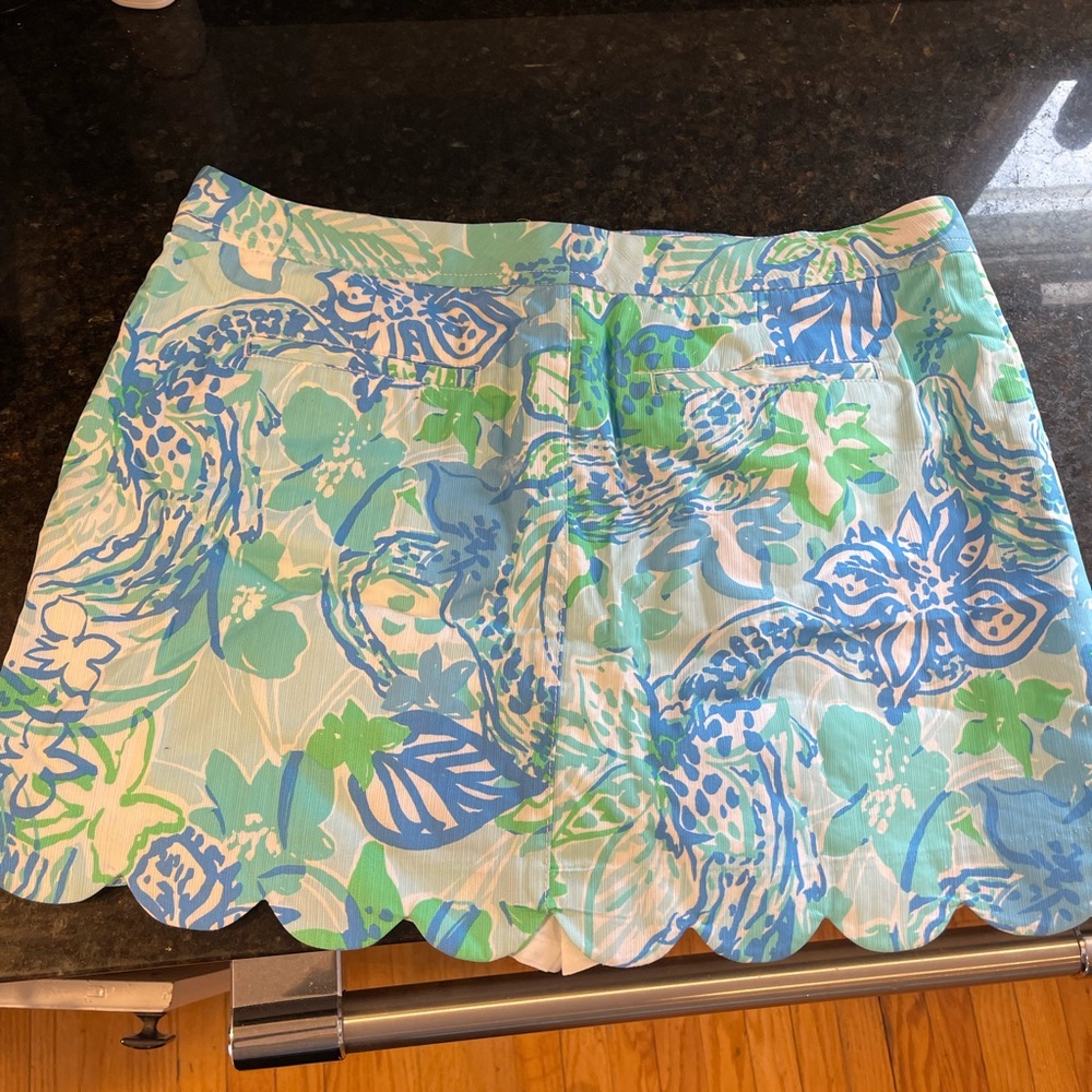 Lily Pulitzer Floral Scalloped Hem Skort. 100% cotton Size 14